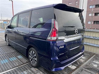 2018 Nissan Serena - Thumbnail