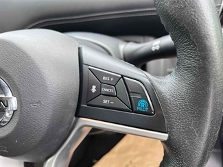 2018 Nissan Serena - Thumbnail