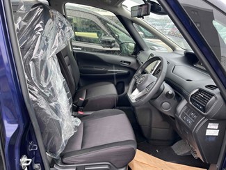 2018 Nissan Serena - Thumbnail