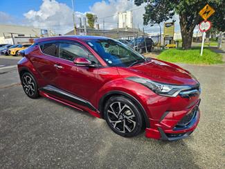 2017 Toyota C-HR - Thumbnail
