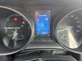 2017 Toyota C-HR - Thumbnail