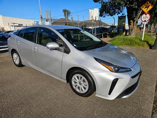 2021 Toyota Prius - Thumbnail