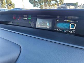 2021 Toyota Prius - Thumbnail