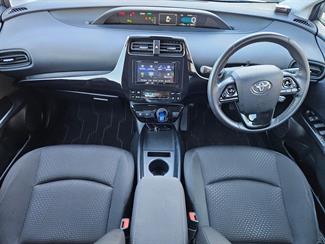 2021 Toyota Prius - Thumbnail