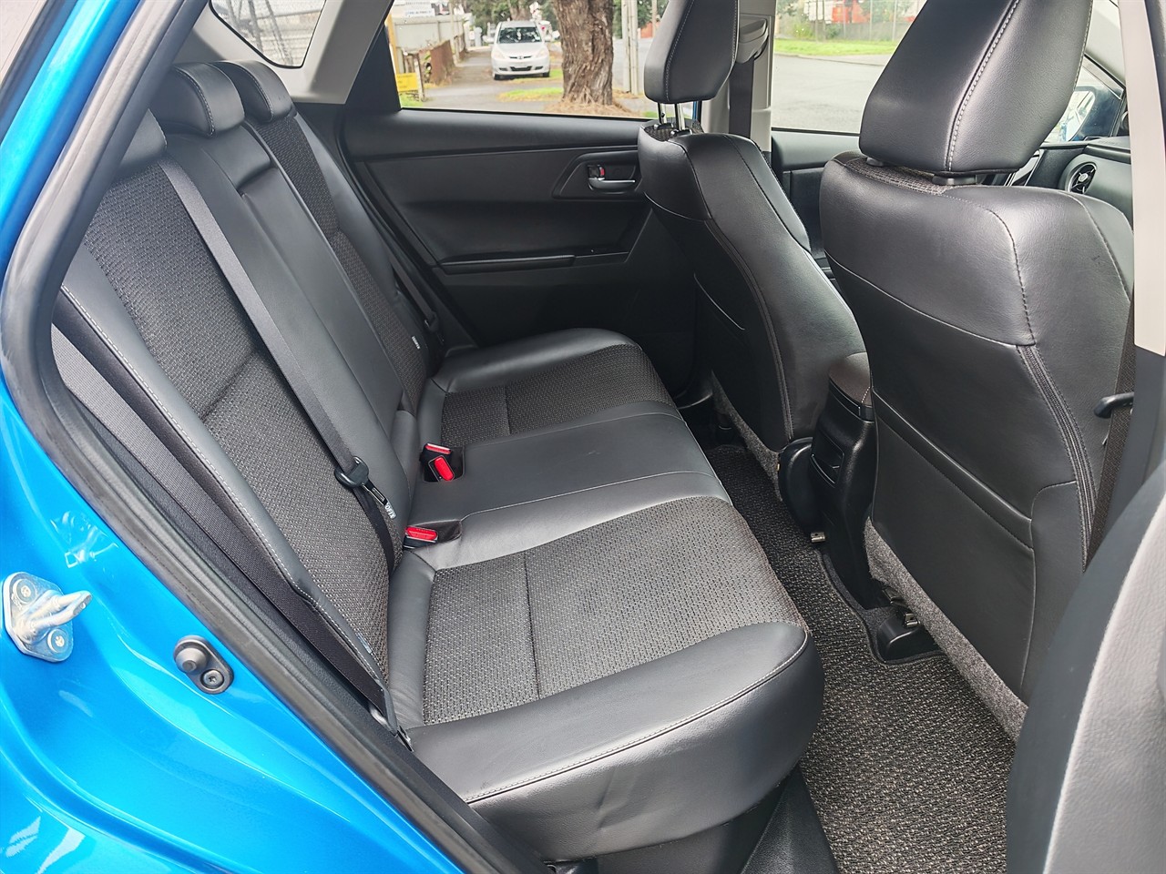 2017 Toyota Auris