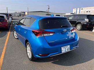 2017 Toyota Auris - Thumbnail