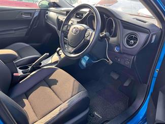 2017 Toyota Auris - Thumbnail