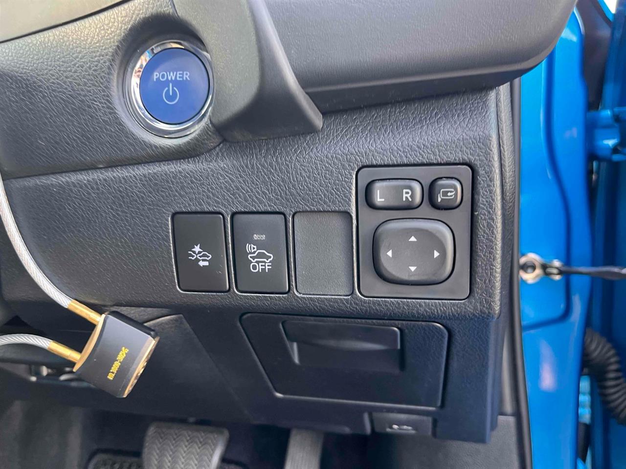 2017 Toyota Auris