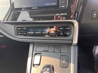 2017 Toyota Auris - Thumbnail