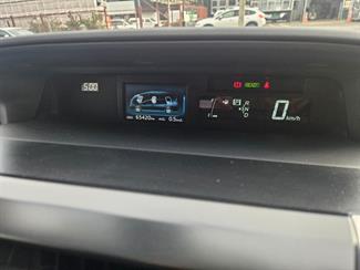 2019 Toyota Prius - Thumbnail