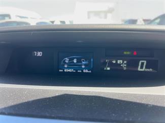 2019 Toyota Prius - Thumbnail