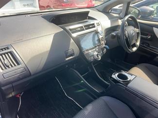 2019 Toyota Prius - Thumbnail