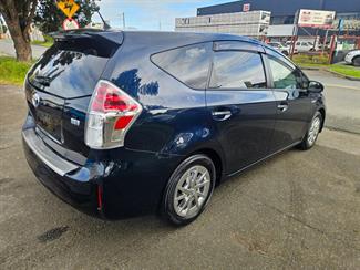 2019 Toyota Prius - Thumbnail