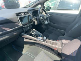 2021 Nissan Leaf - Thumbnail