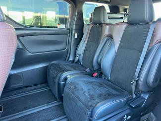 2016 Toyota Alphard - Thumbnail