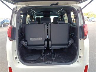 2016 Toyota Alphard - Thumbnail