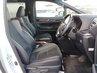 2016 Toyota Alphard - Thumbnail