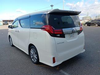 2016 Toyota Alphard - Thumbnail