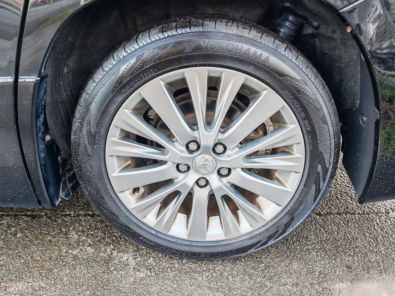2013 Toyota Vellfire