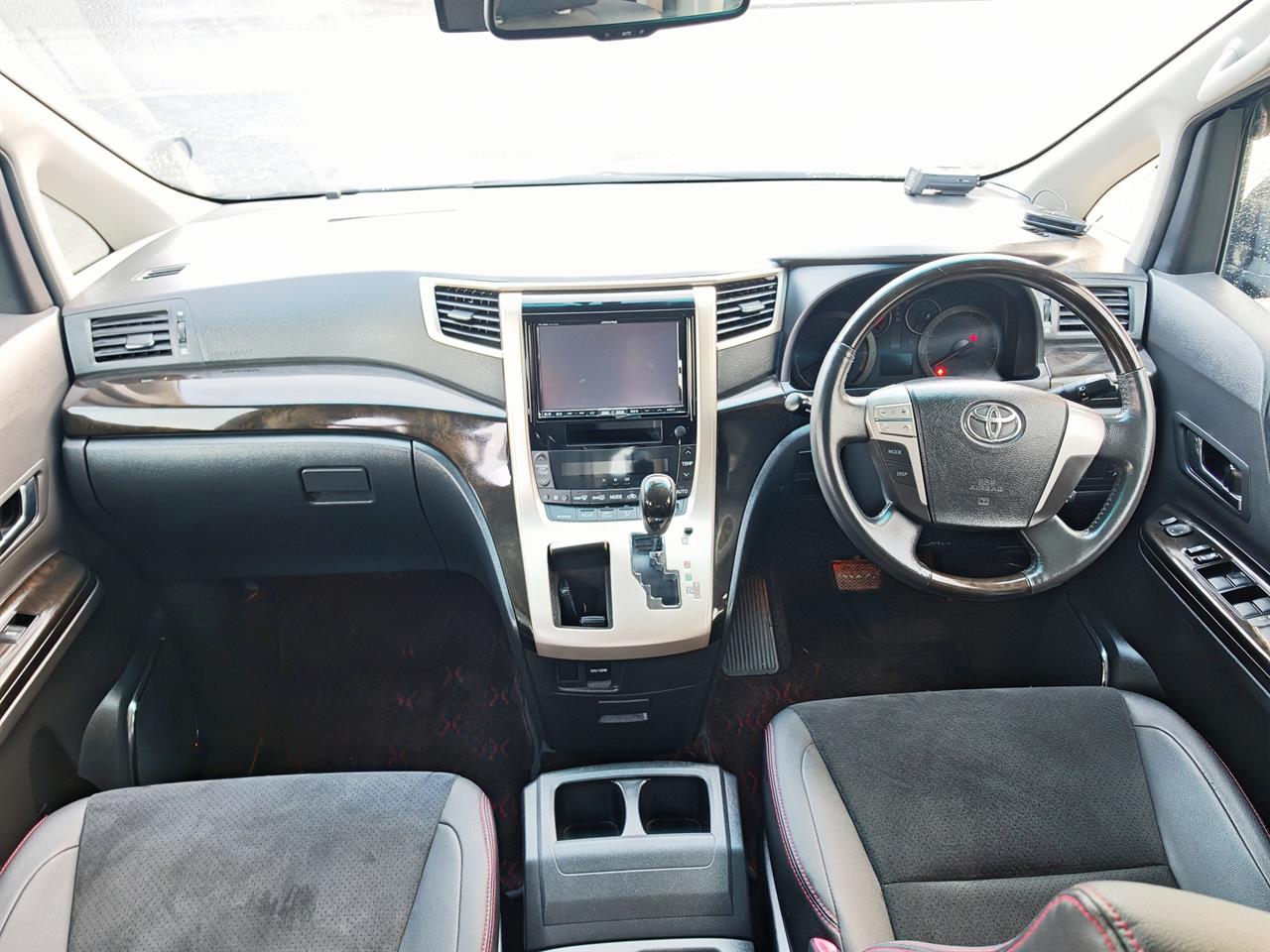 2013 Toyota Vellfire