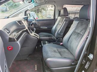 2013 Toyota Vellfire - Thumbnail