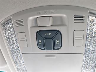 2013 Toyota Vellfire - Thumbnail
