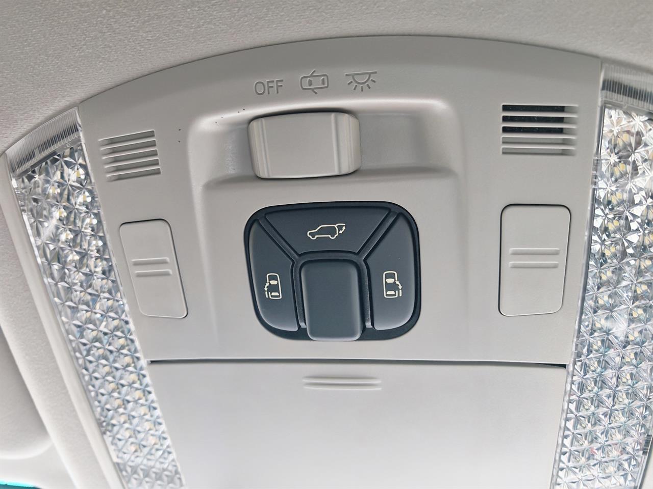 2013 Toyota Vellfire