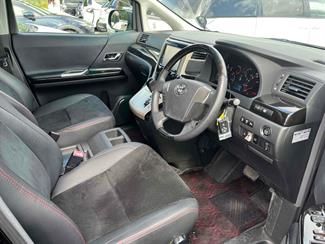 2013 Toyota Vellfire - Thumbnail