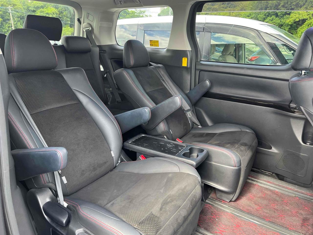 2013 Toyota Vellfire