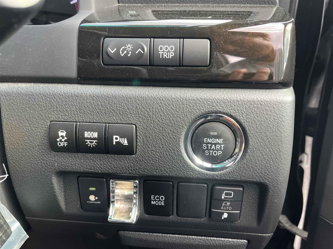 2013 Toyota Vellfire