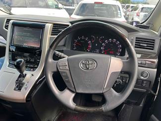 2013 Toyota Vellfire - Thumbnail