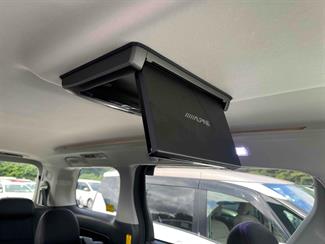 2013 Toyota Vellfire - Thumbnail