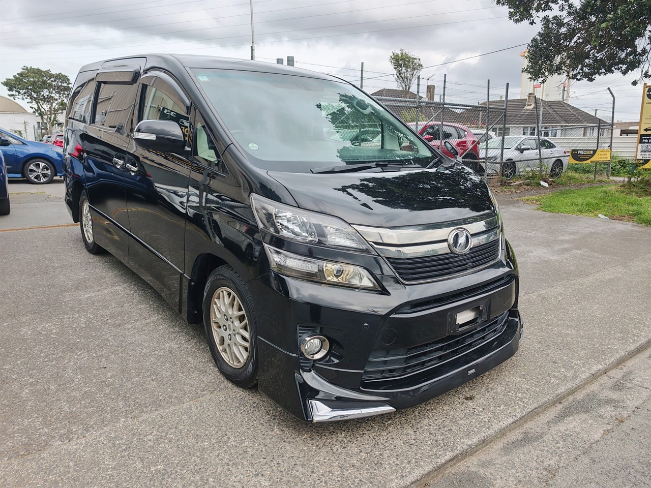 2013 Toyota Vellfire
