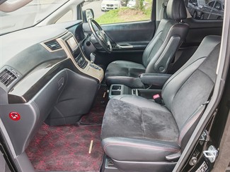 2013 Toyota Vellfire - Thumbnail