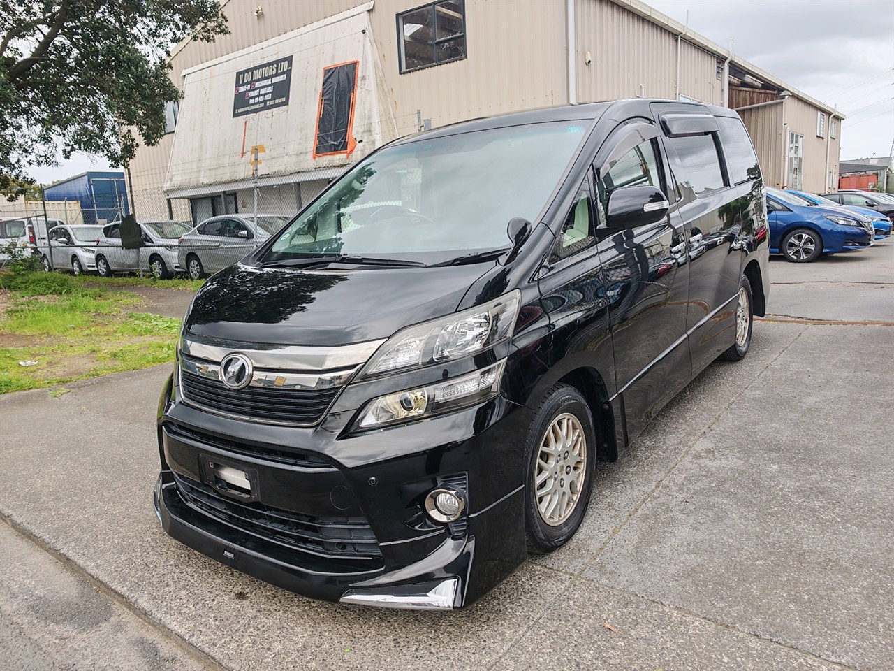 2013 Toyota Vellfire