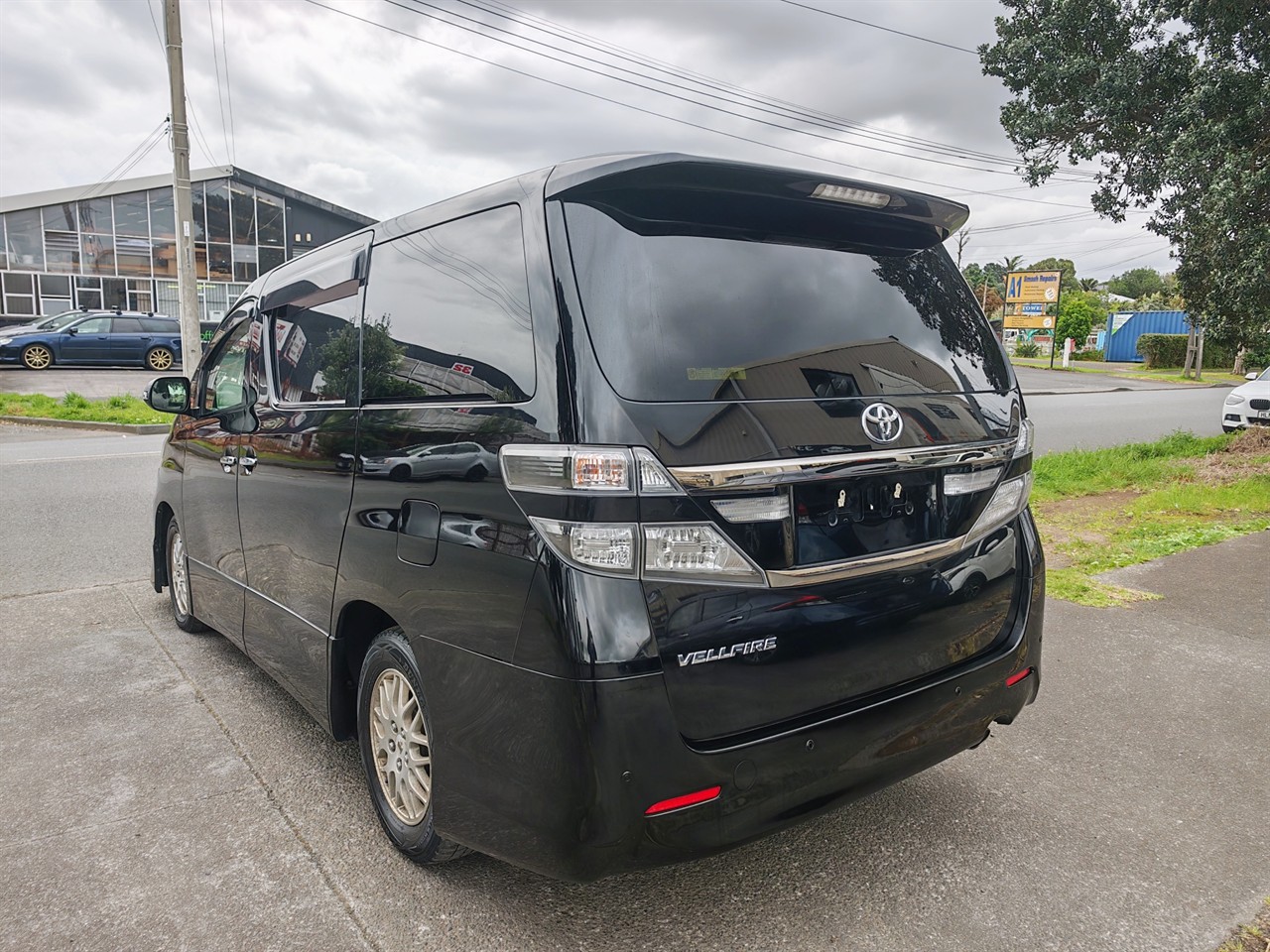 2013 Toyota Vellfire