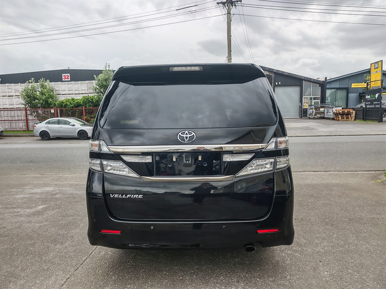 2013 Toyota Vellfire