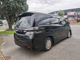 2013 Toyota Vellfire - Thumbnail