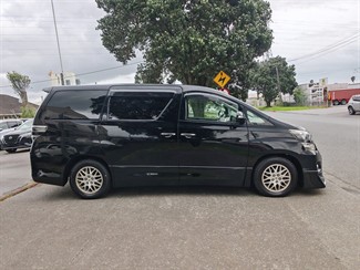 2013 Toyota Vellfire - Thumbnail