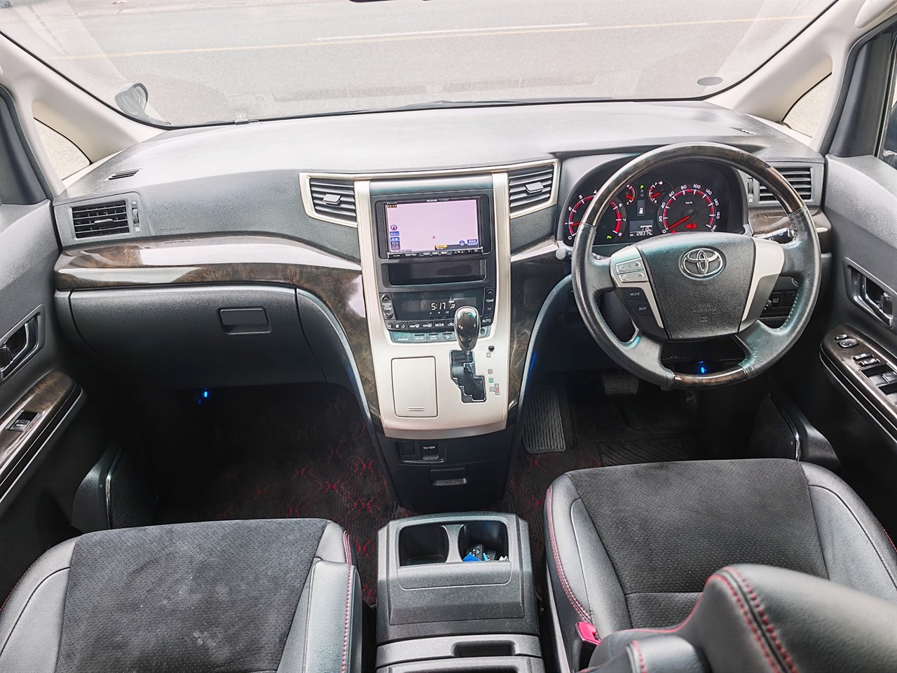 2013 Toyota Vellfire