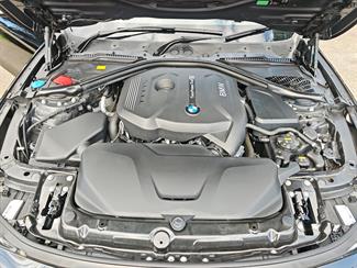 2017 BMW 320i - Thumbnail