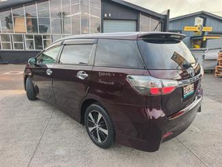 2013 Toyota Wish - Thumbnail