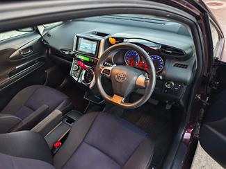 2013 Toyota Wish - Thumbnail