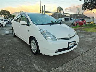 2009 Toyota Prius - Thumbnail