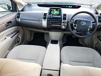 2009 Toyota Prius - Thumbnail