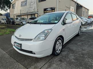 2009 Toyota Prius - Thumbnail