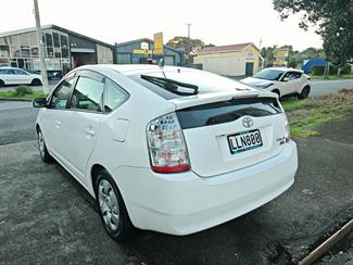 2009 Toyota Prius - Thumbnail