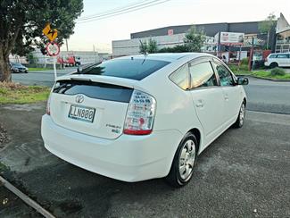 2009 Toyota Prius - Thumbnail