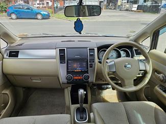 2010 Nissan Tiida - Thumbnail