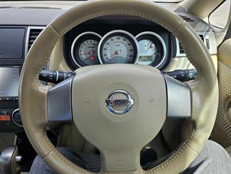 2010 Nissan Tiida - Thumbnail